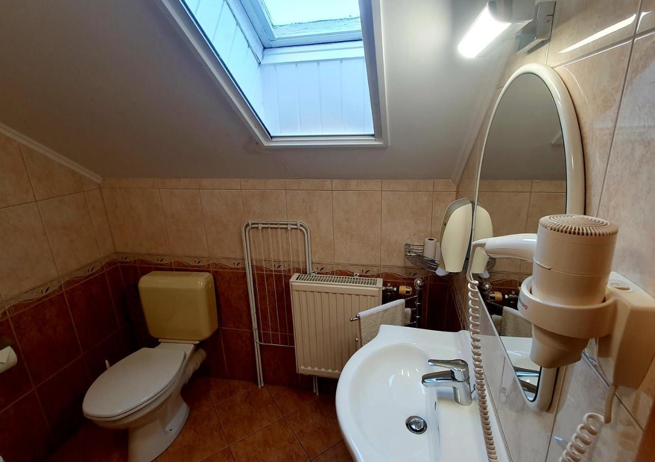 Hotel Eva Panzio Sárvár Zewnętrze zdjęcie