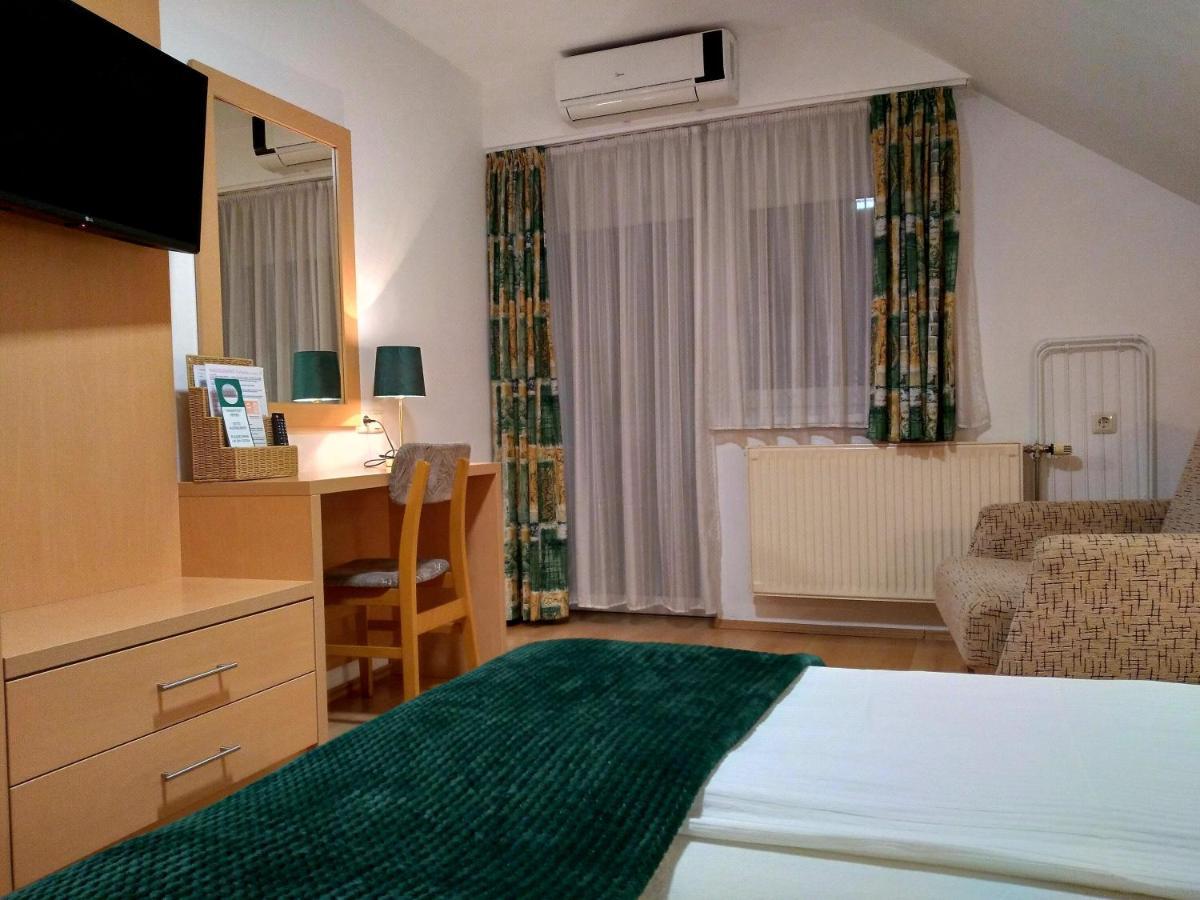 Hotel Eva Panzio Sárvár Zewnętrze zdjęcie