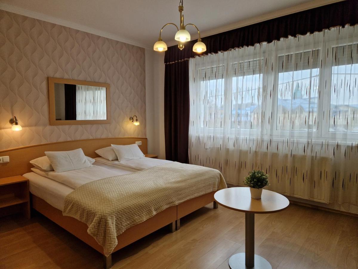Hotel Eva Panzio Sárvár Zewnętrze zdjęcie