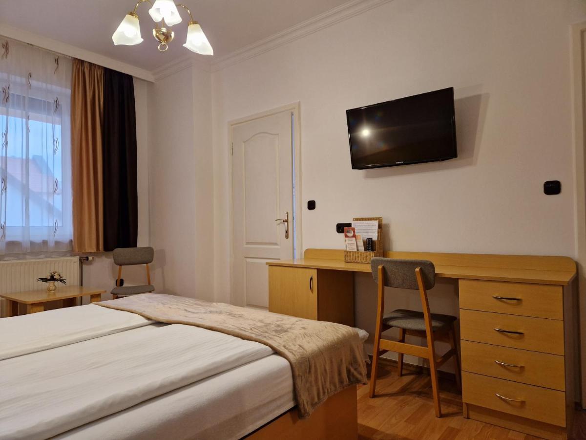 Hotel Eva Panzio Sárvár Zewnętrze zdjęcie