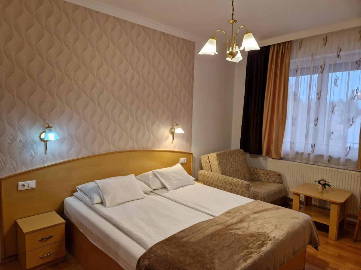 Hotel Eva Panzio Sárvár Zewnętrze zdjęcie