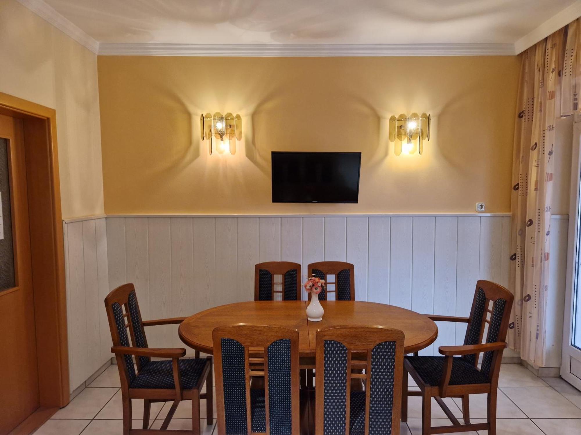 Hotel Eva Panzio Sárvár Zewnętrze zdjęcie